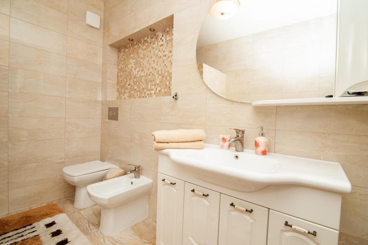Lia*S Deluxe Apartment In The Center Кишинёв Экстерьер фото